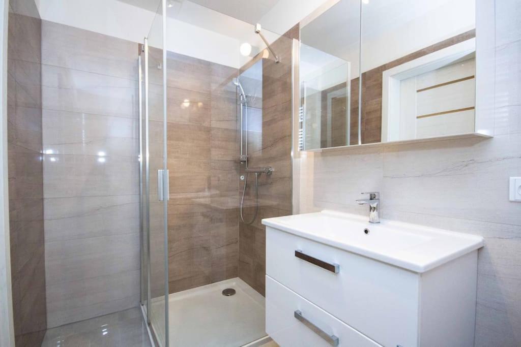 Apartment In Bratislava With Free Parking Exterior foto